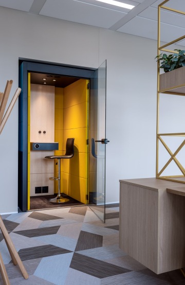 Akustická místnost pro telefonáty