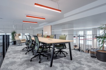 meeting room on the roof of the container