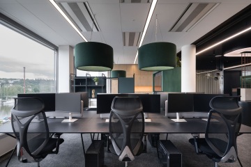 Workplaces with monitors