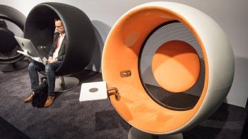 Atypical geometric seating