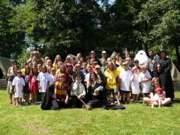 Nadčasový kancelářský interiér s komfortními křesly představený na veletrhu Orgatecu v Kolíně nad Rýnem.