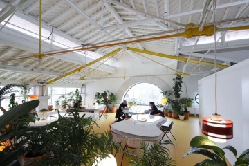 coworking-Lisabon-openspace-rostliny-na-pracovišti-CAPEXUS-kanceláře-designové kanceláře-kanceláře CAPEXUS-Second Home-SelgasCano kanceláře