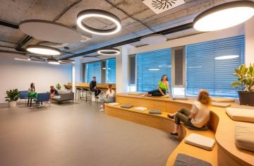 Relax zona s pódiovým sezením