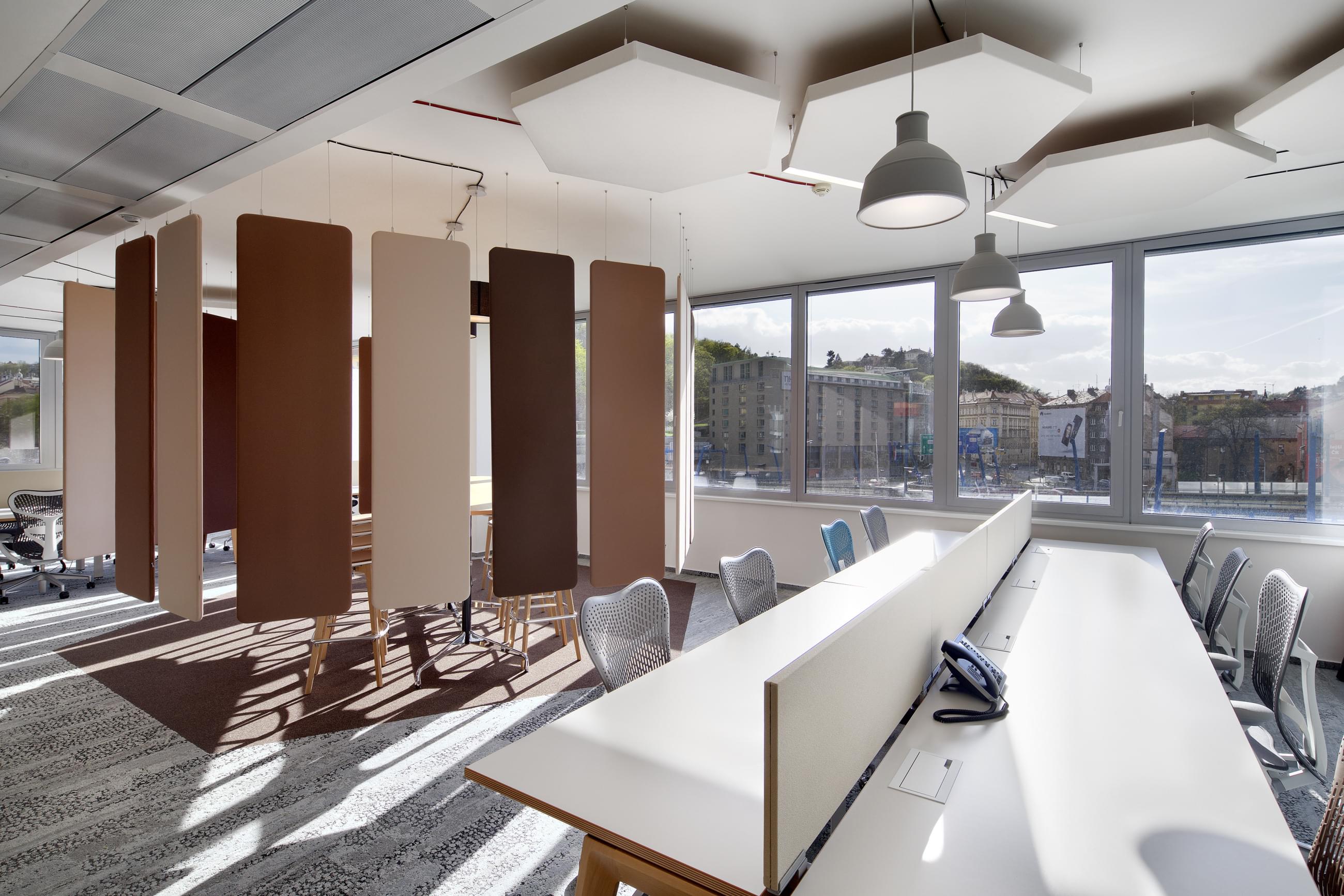 Acoustic seating areas permit conversation even when there is a lot of noise around.