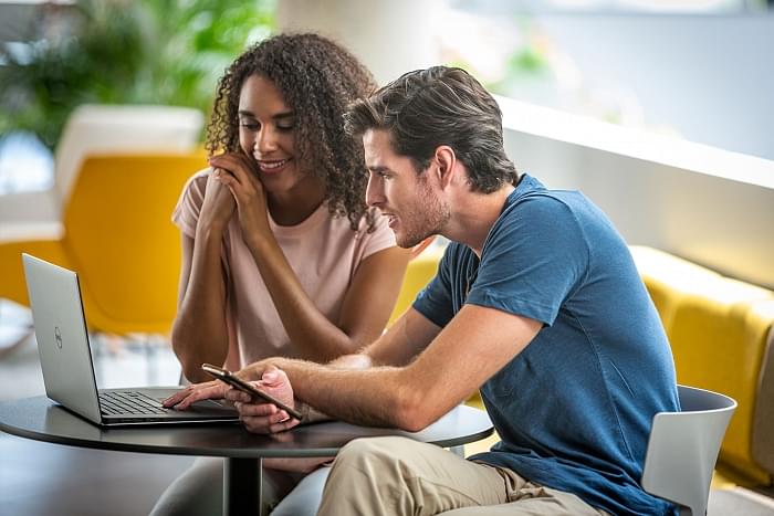Collaboration between technologies and people for better work space
