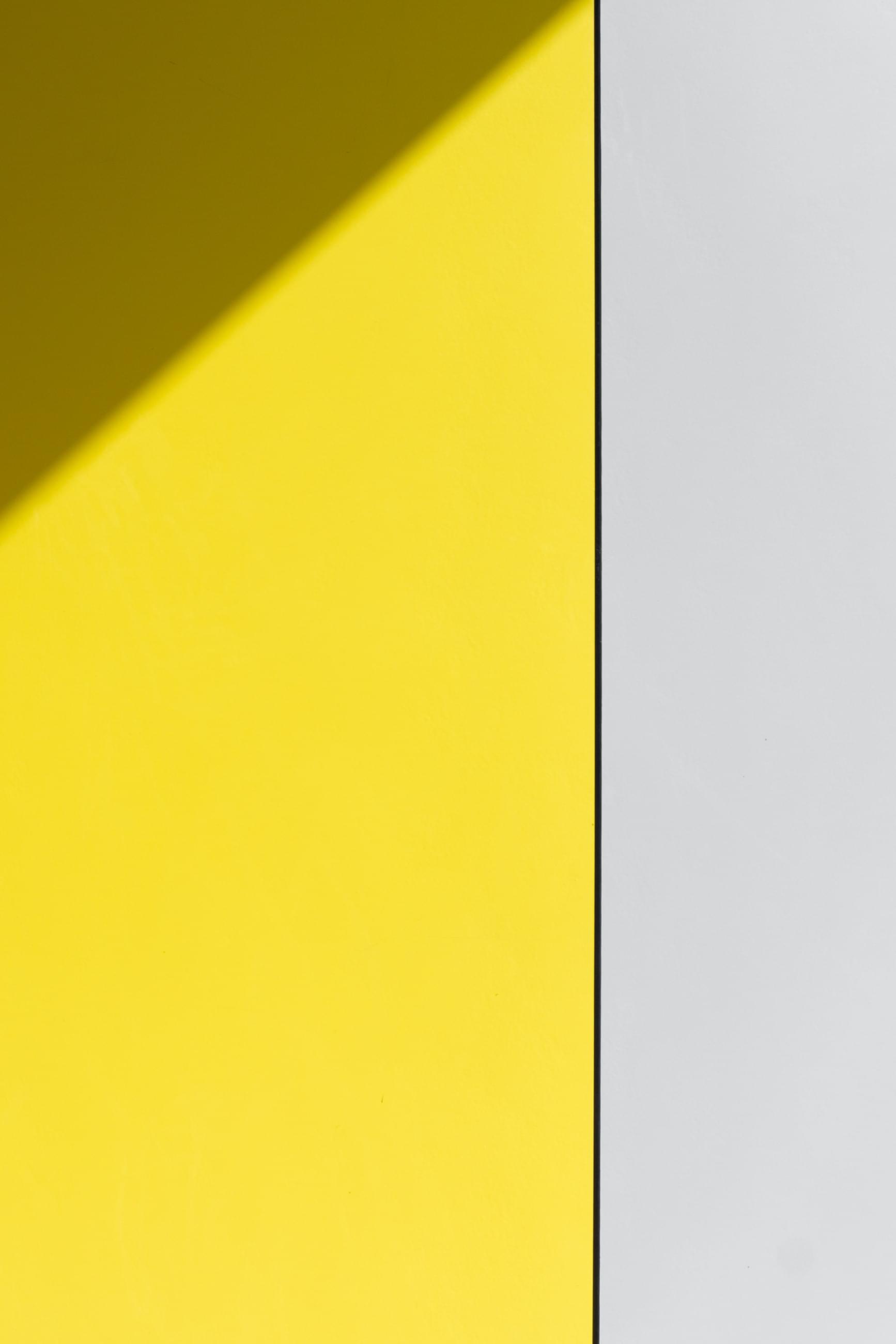 Pantone barvy pro rok 2021- šedá a jasná žlutá